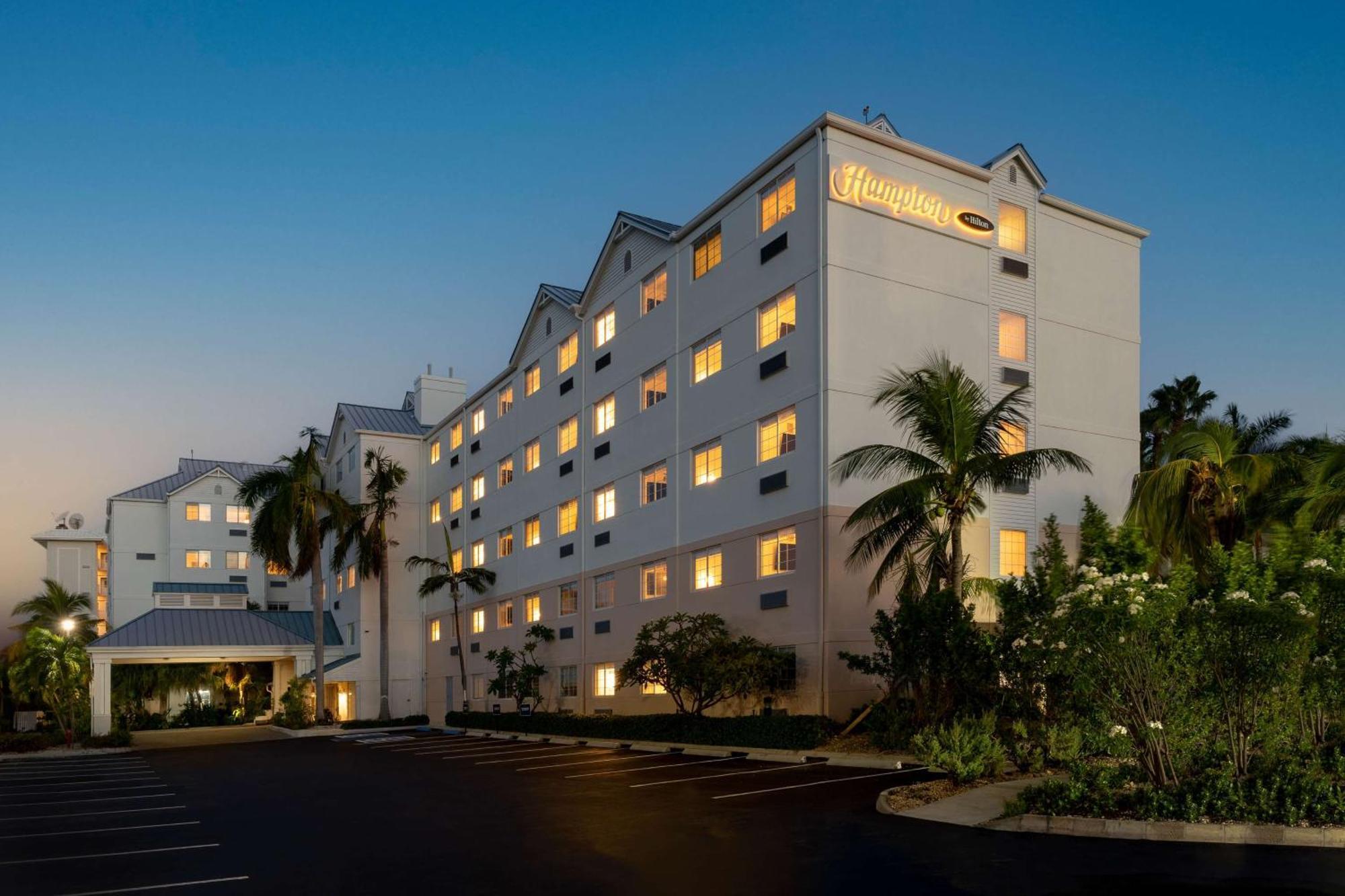 Hampton By Hilton Grand Cayman Seven Mile Beach George Town Ngoại thất bức ảnh
